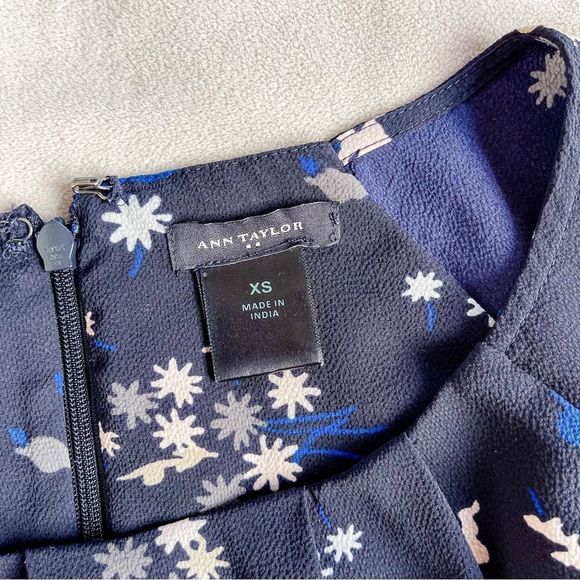 Ann Taylor Sz 0 Black and Blue Round Ruffled Neck Long Sleeves Knee Length Dress - Picture 12 of 12